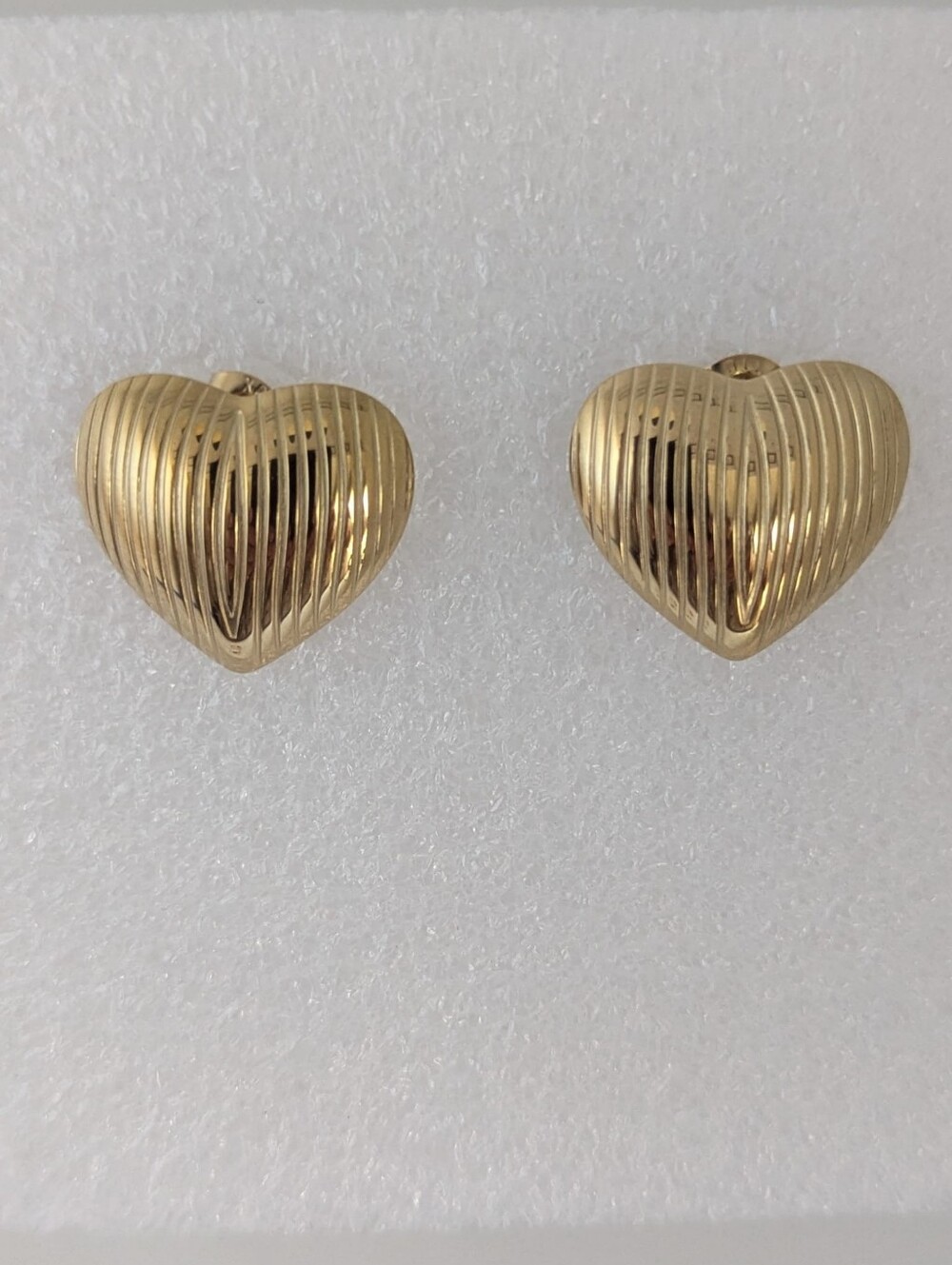 Gold Tone Stainless Steel Ribbed Heart Stud Earrings Butterfly Back Romantic Gif